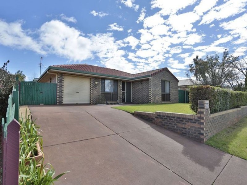 7 Yalumba Crescent, Wilsonton Heights QLD 4350