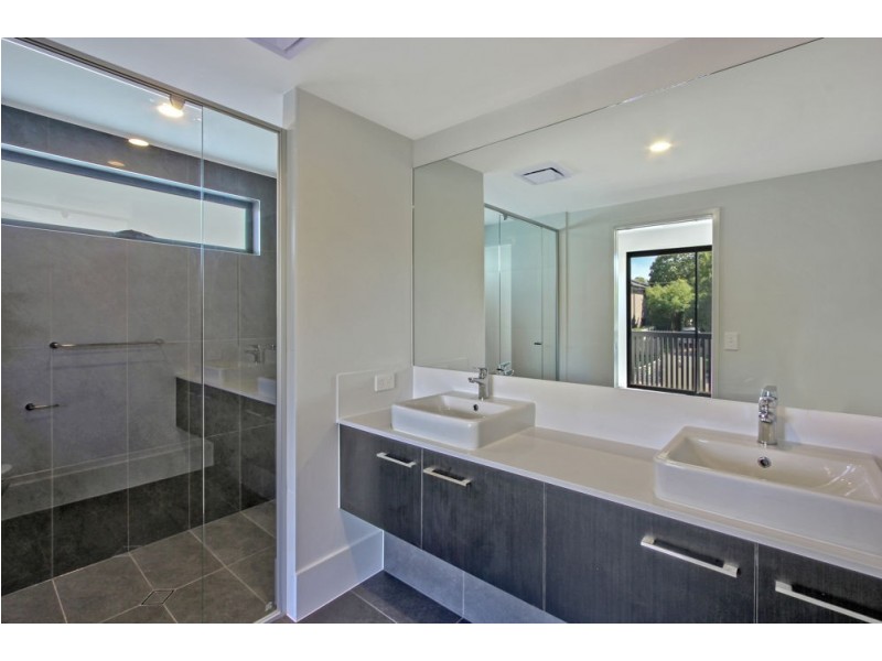 37 Third Street, Camp Hill QLD 4152