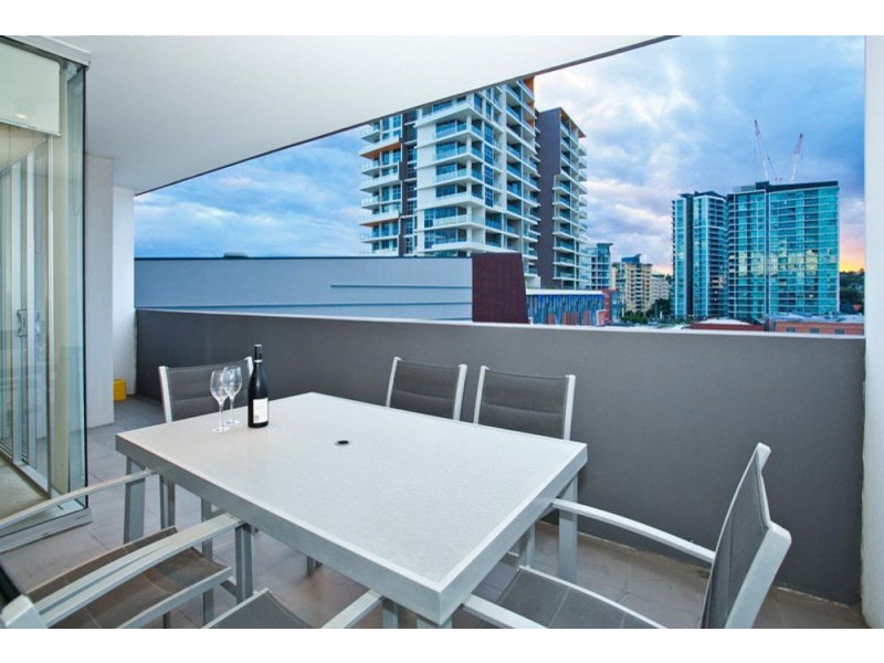 833/43 Hercules Street, Hamilton QLD 4007