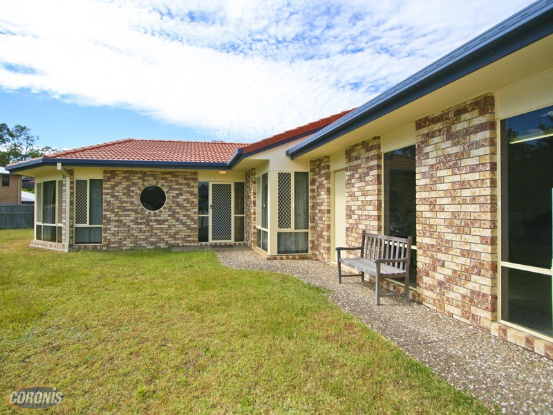 7 Coolgardie Court, Arana Hills QLD 4054