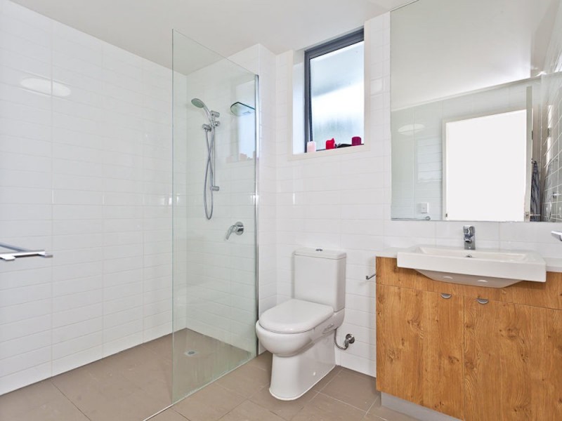 8/32 Windsor Street, Hamilton QLD 4007
