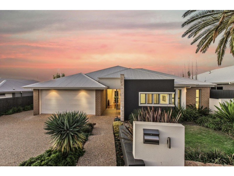 6 Goshawk Drive, Kleinton QLD 4352