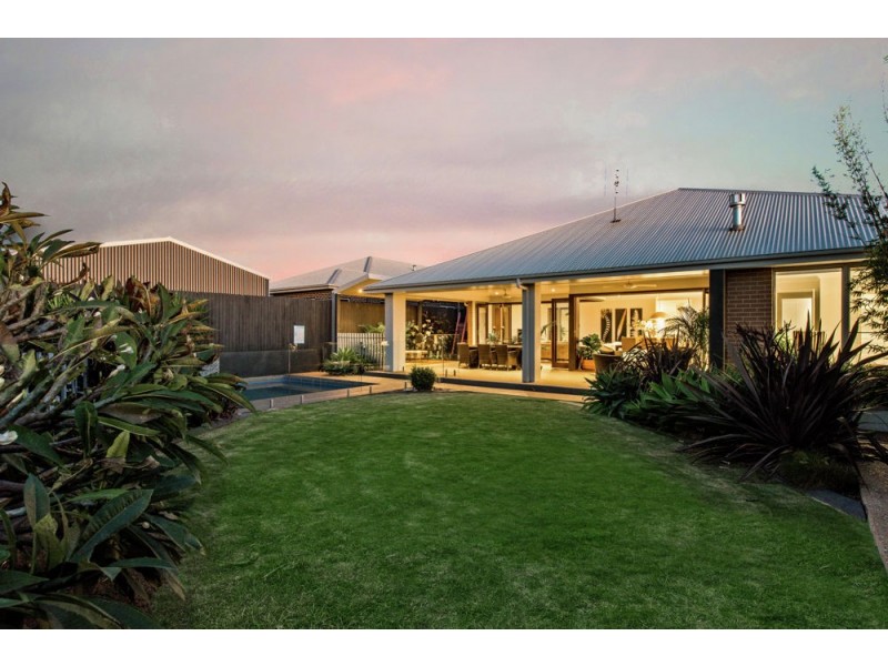 6 Goshawk Drive, Kleinton QLD 4352