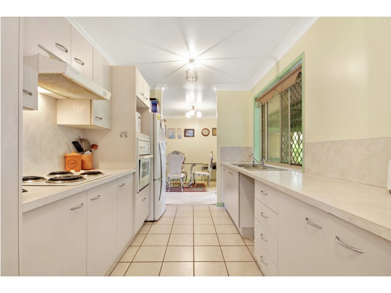 119 Evelyn Road, Wynnum West QLD 4178
