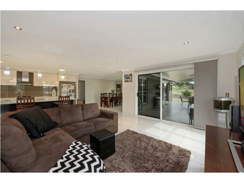 3 Wedgetail Drive, Highfields QLD 4352