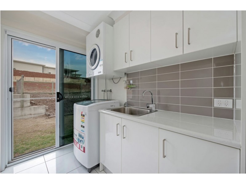 3 Wedgetail Drive, Highfields QLD 4352