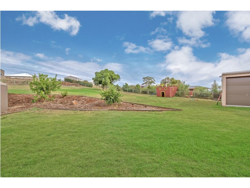3 Wedgetail Drive, Highfields QLD 4352