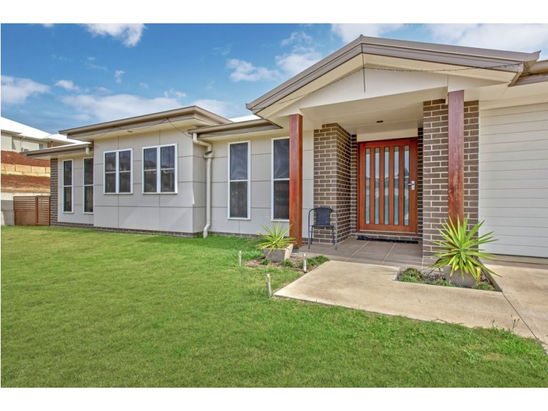 3 Wedgetail Drive, Highfields QLD 4352