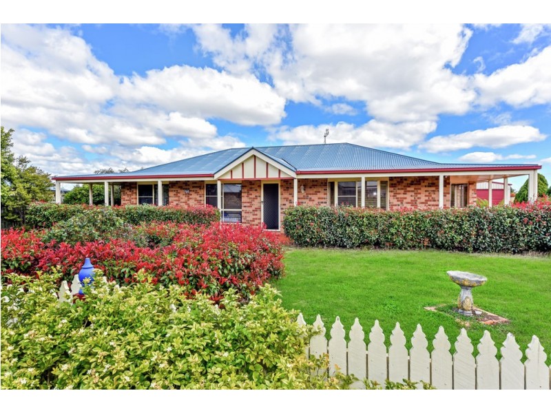 18 Kirralee Court, Westbrook QLD 4350