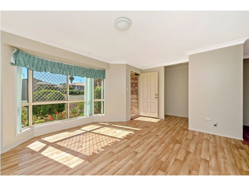 6 Oaklands Court, Glenvale QLD 4350