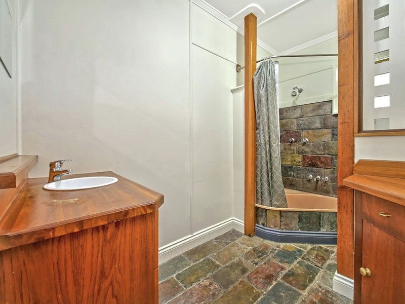 8 Park Road, Arana Hills QLD 4054