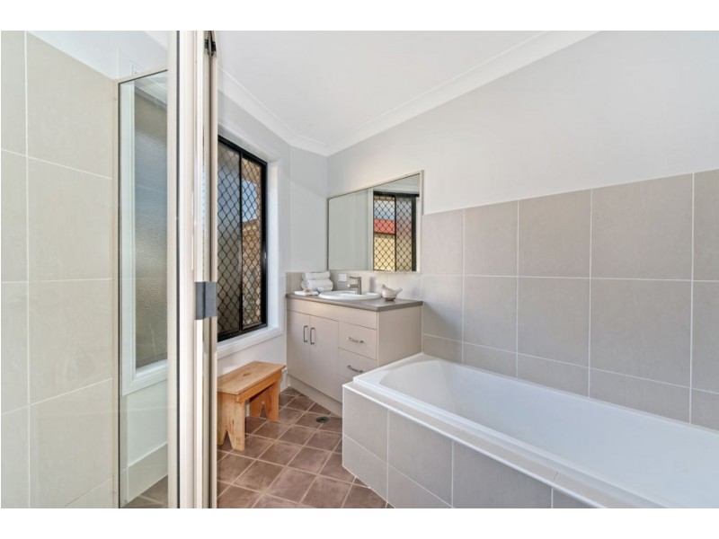 10 Jenna Court, Highfields QLD 4352