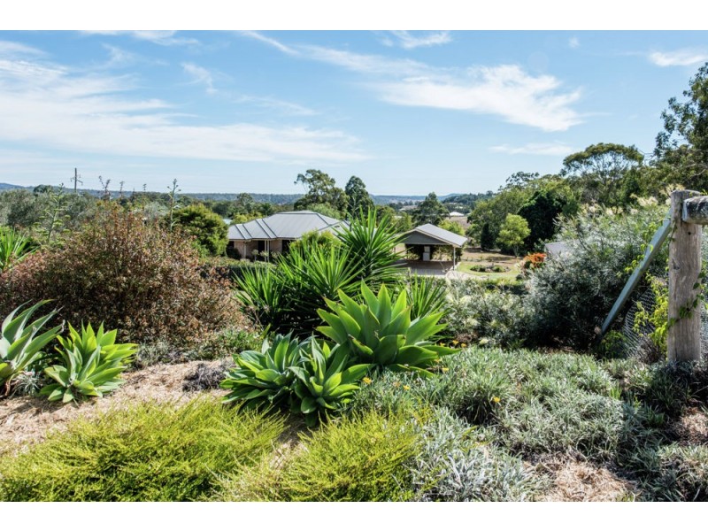 10 Jenna Court, Highfields QLD 4352