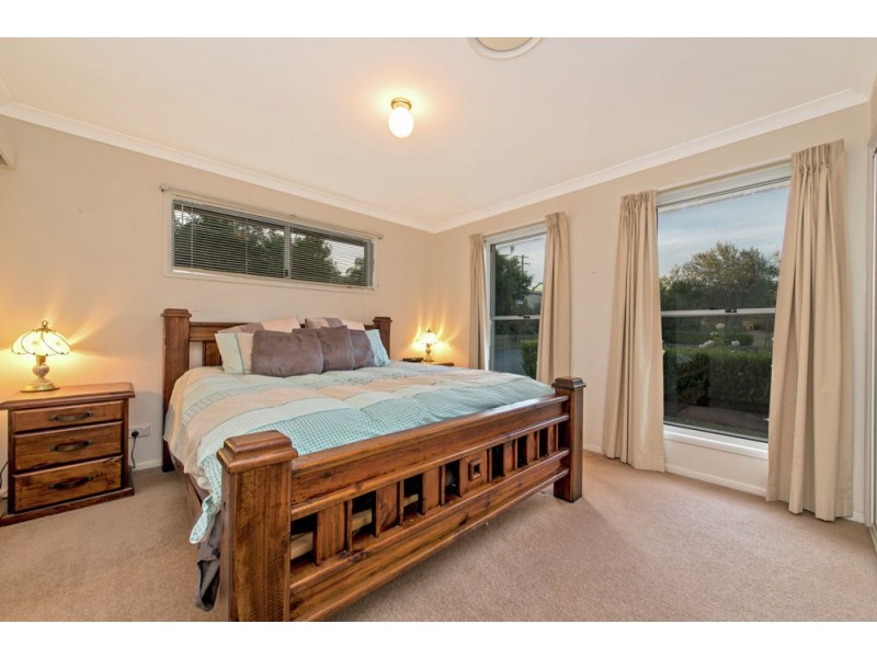 17 Lake Drive, Meringandan QLD 4352