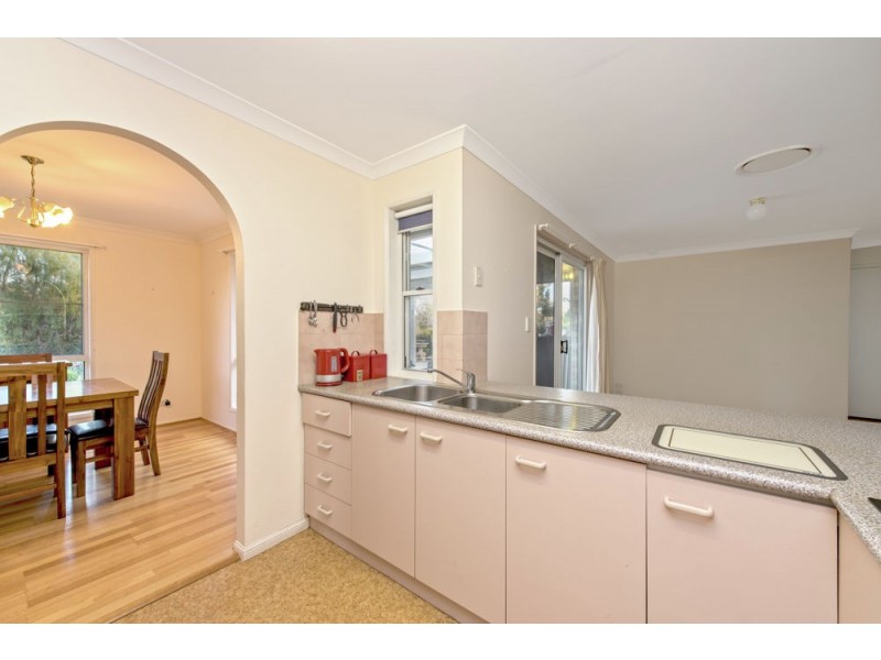 17 Lake Drive, Meringandan QLD 4352