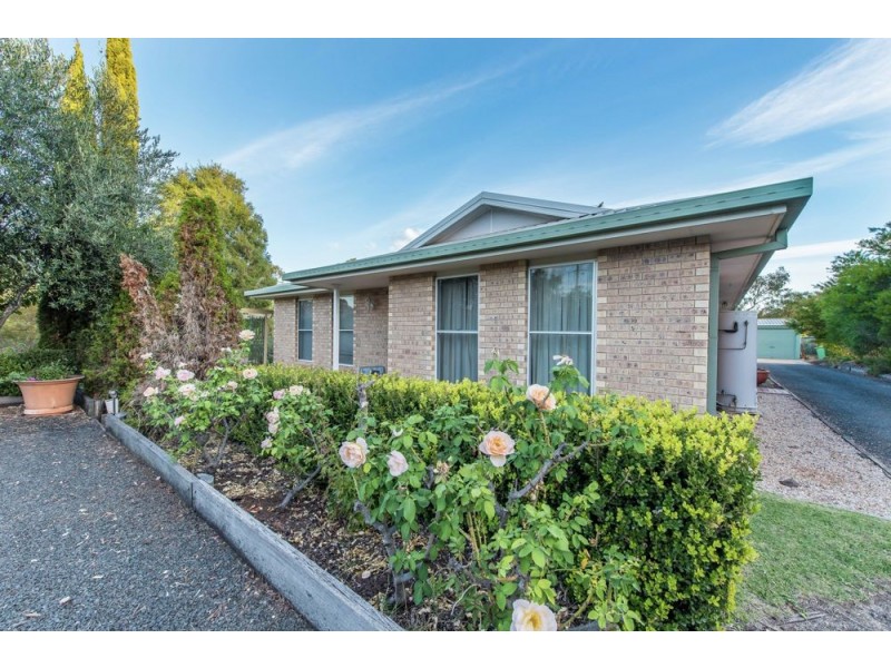 17 Lake Drive, Meringandan QLD 4352