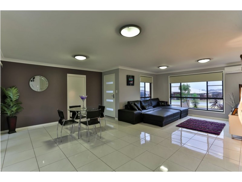 1/3 Coverack Street, Kleinton QLD 4352