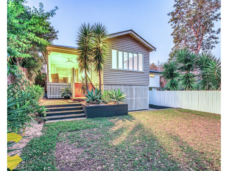 25 Lydia Street, Wooloowin QLD 4030