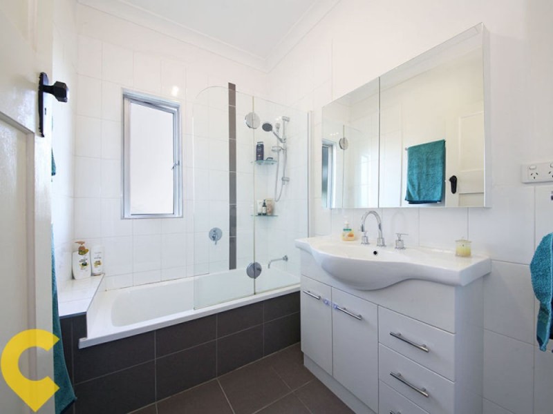 1 Ferguson Road, Wavell Heights QLD 4012