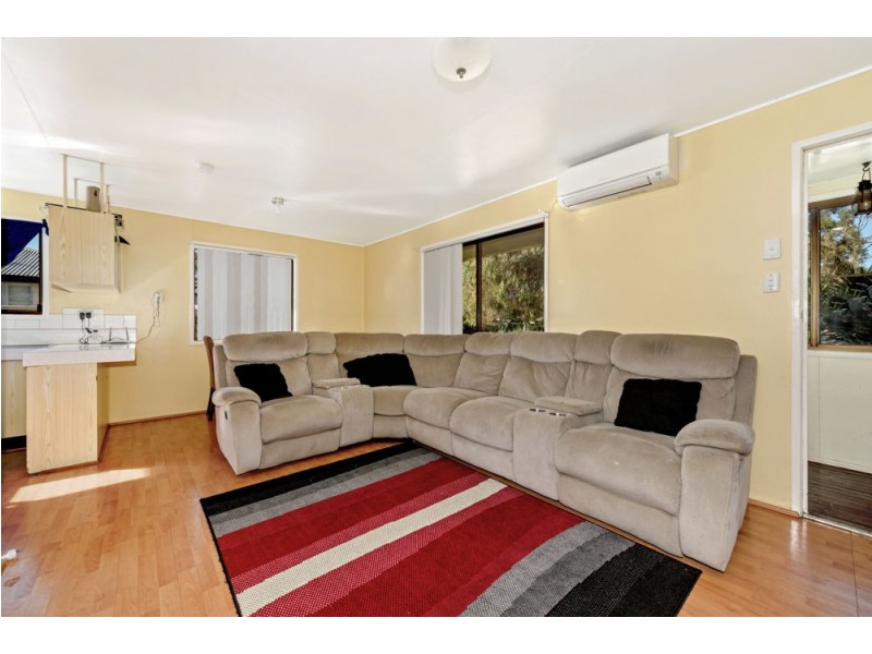 56 Eton Street, Cambooya QLD 4358