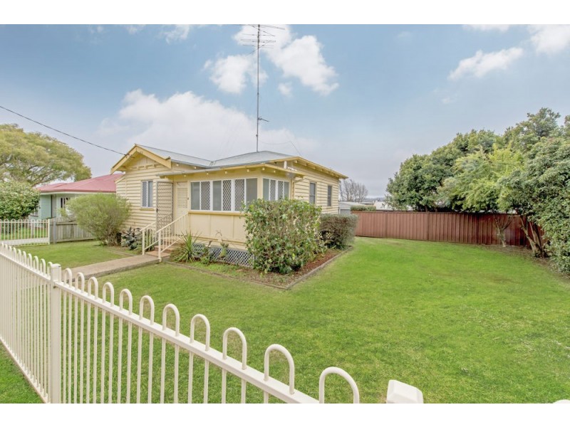 1 McDonnell Street, South Toowoomba QLD 4350