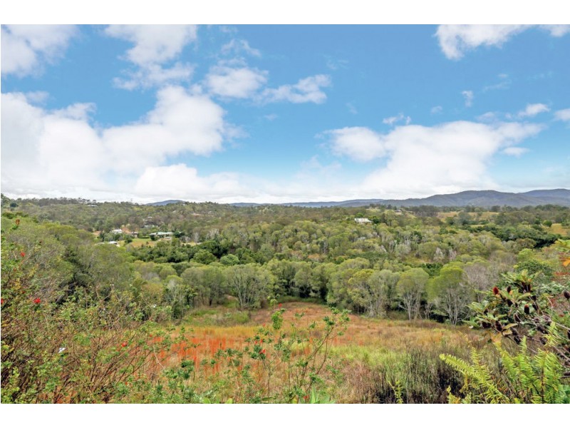 6 Logan Court, Clear Mountain QLD 4500