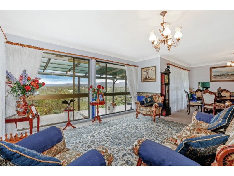 6 Logan Court, Clear Mountain QLD 4500