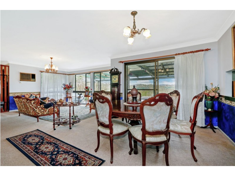 6 Logan Court, Clear Mountain QLD 4500