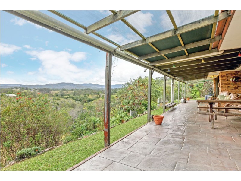 6 Logan Court, Clear Mountain QLD 4500