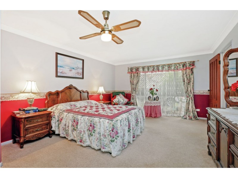 6 Logan Court, Clear Mountain QLD 4500