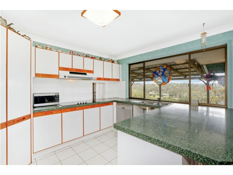 6 Logan Court, Clear Mountain QLD 4500
