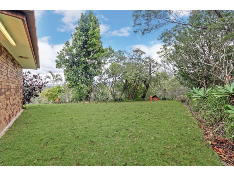 6 Logan Court, Clear Mountain QLD 4500