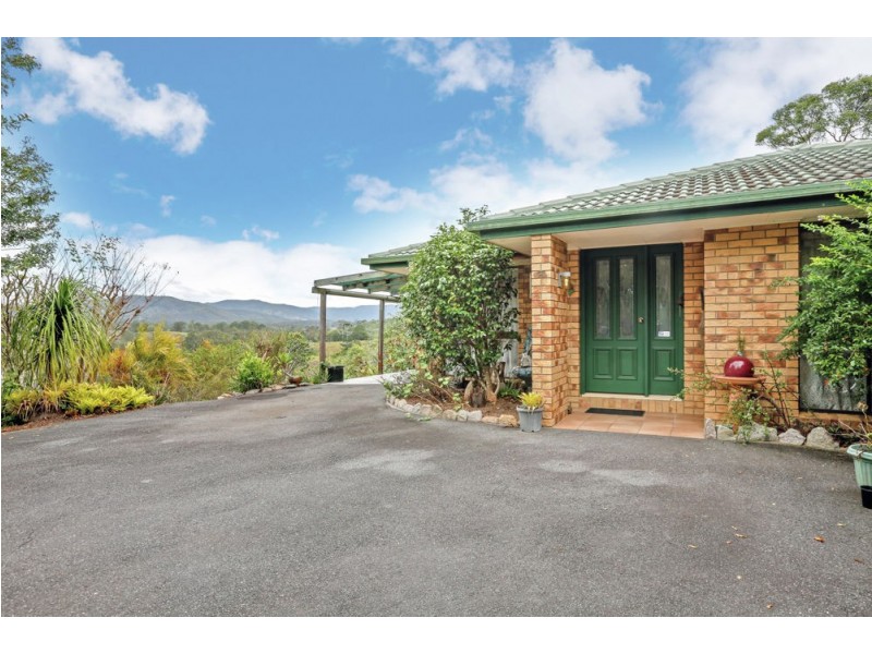 6 Logan Court, Clear Mountain QLD 4500