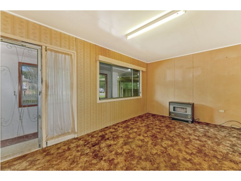 12 Esmond Street, Rockville QLD 4350