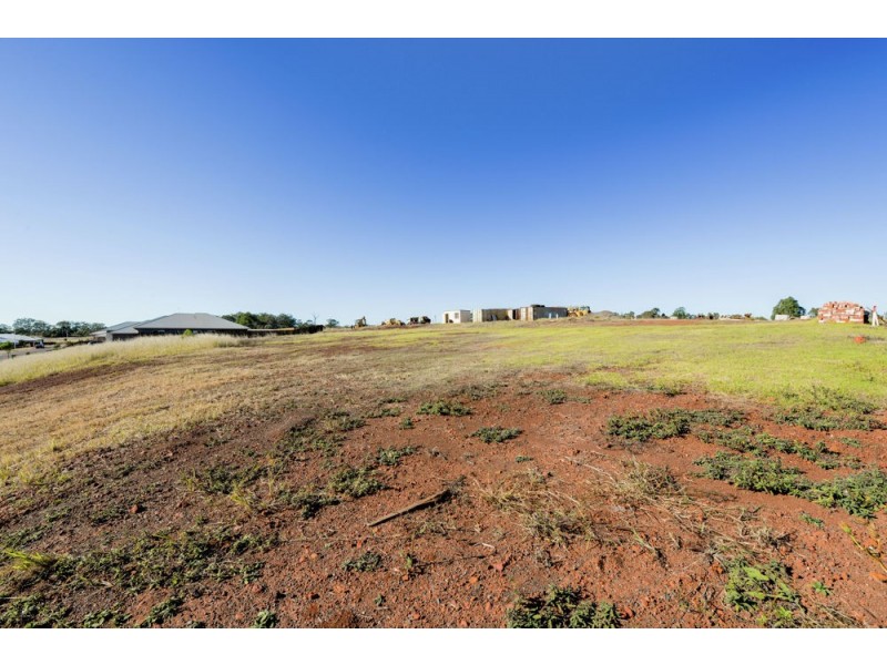 33 Sportsman Drive, Kleinton QLD 4352