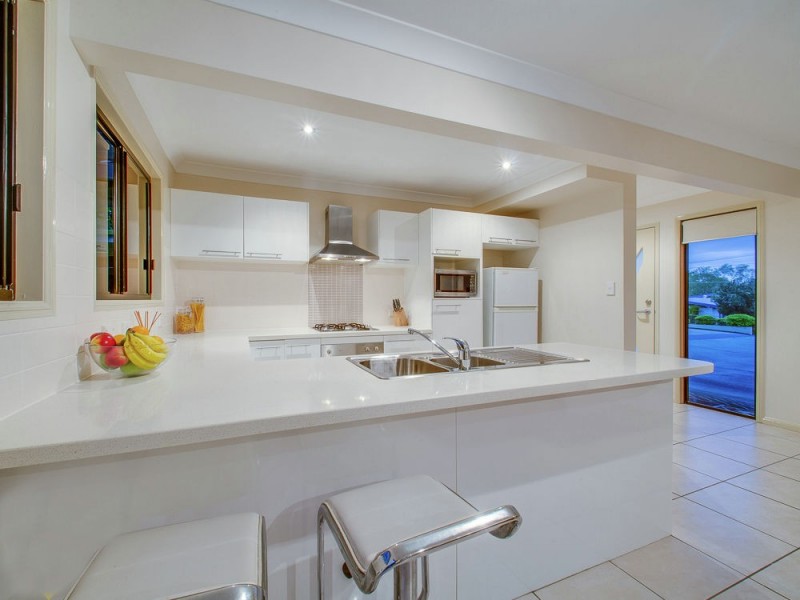 2/9 Curwen Terrace, Chermside QLD 4032