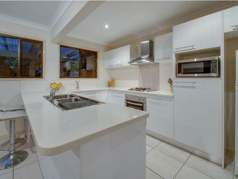 2/9 Curwen Terrace, Chermside QLD 4032