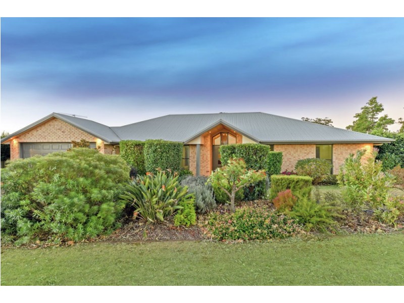 27 Nioka Drive, Highfields QLD 4352
