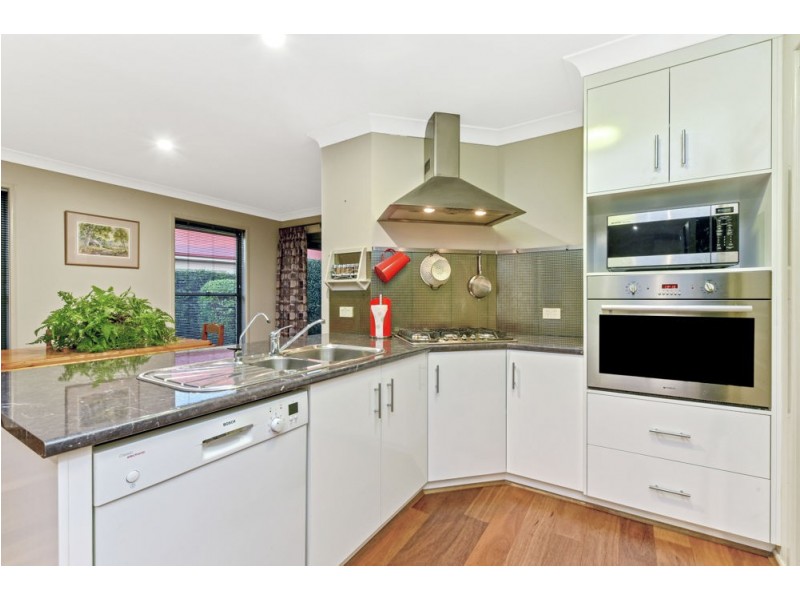 27 Nioka Drive, Highfields QLD 4352