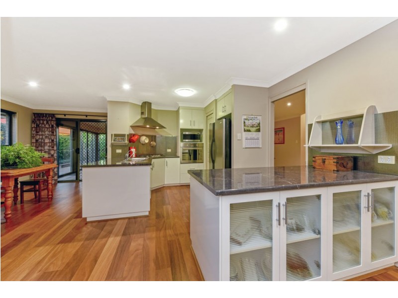 27 Nioka Drive, Highfields QLD 4352