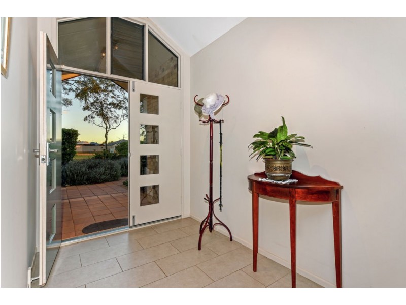 27 Nioka Drive, Highfields QLD 4352