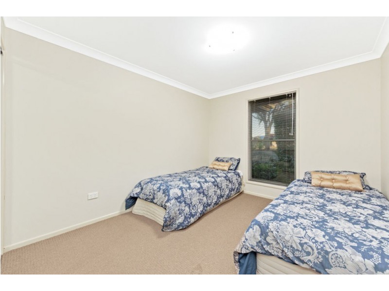 27 Nioka Drive, Highfields QLD 4352