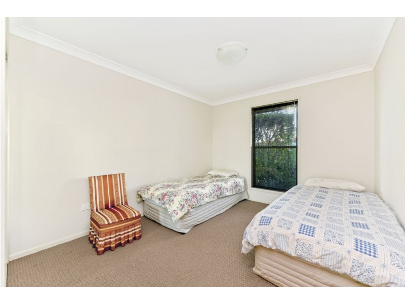 27 Nioka Drive, Highfields QLD 4352