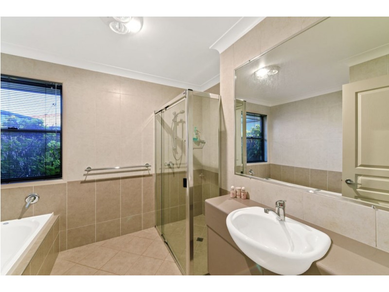 27 Nioka Drive, Highfields QLD 4352