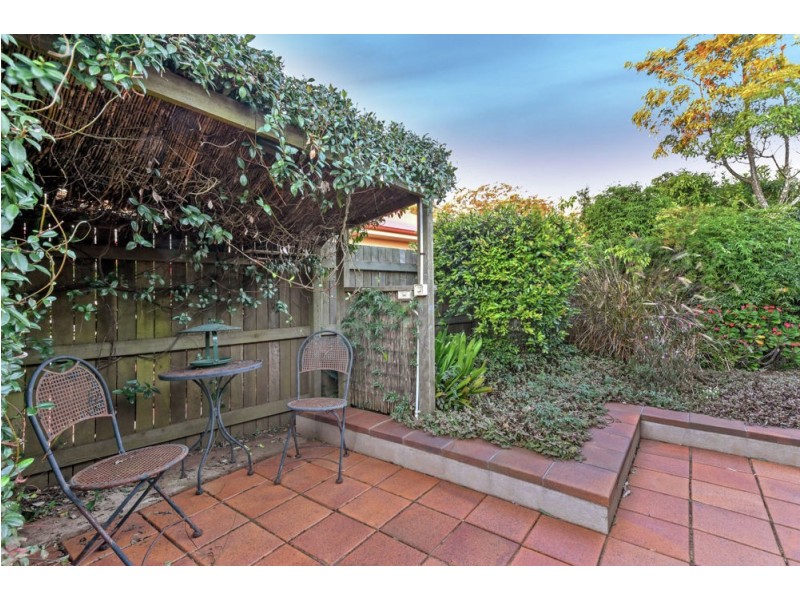 27 Nioka Drive, Highfields QLD 4352