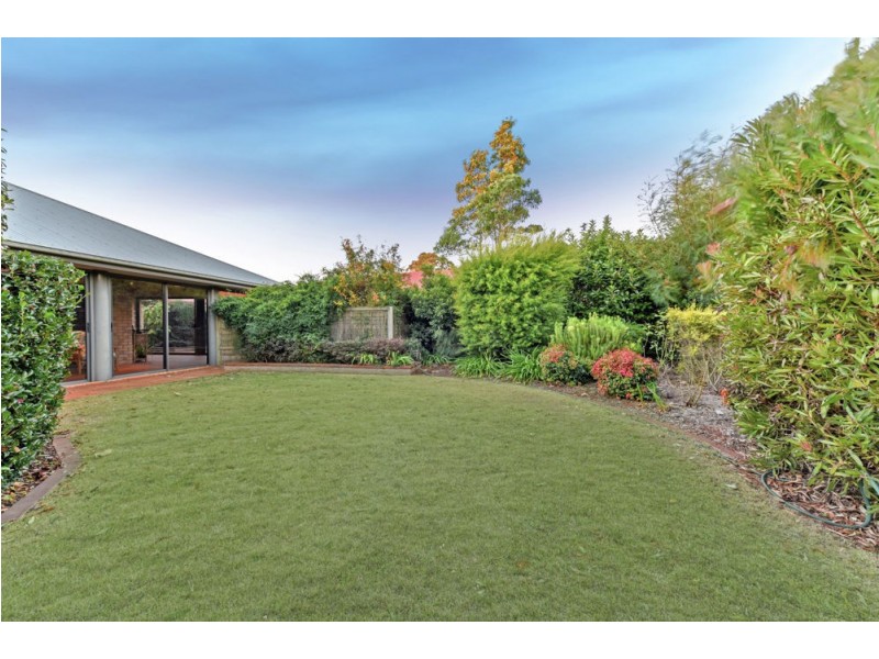 27 Nioka Drive, Highfields QLD 4352