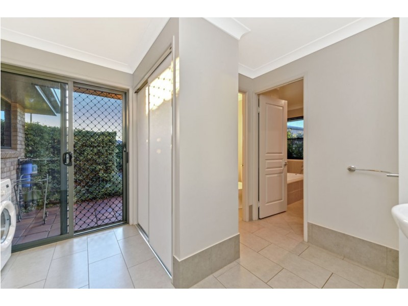 27 Nioka Drive, Highfields QLD 4352