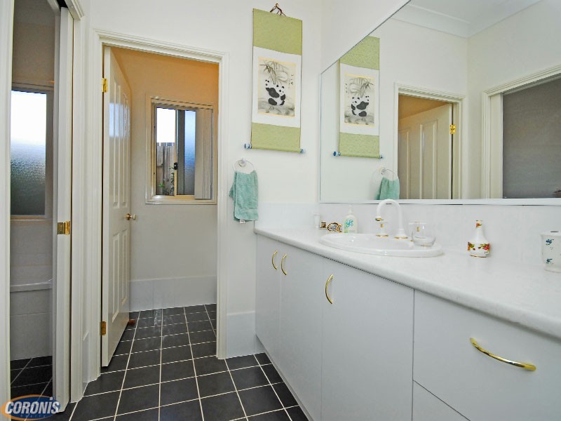 Eatons Hill QLD 4037