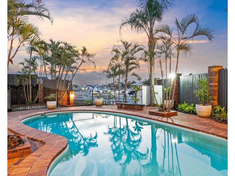 1 Courageous Court, Newport QLD 4020