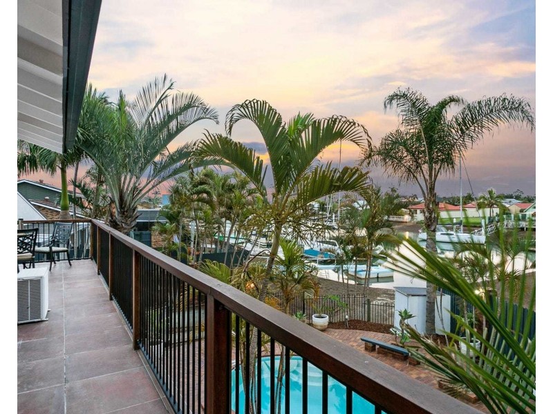 1 Courageous Court, Newport QLD 4020